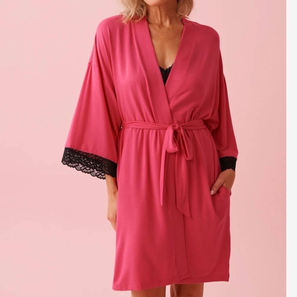 BNWT La Vie en Rose Lingerie Set